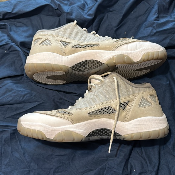 Jordan 11 low - Picture 3 of 4